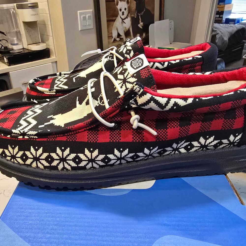 Hey Dude Mens Wally Holiday Cheers Slip-On Casual Shoe US 10 NEW CHRISTMAS